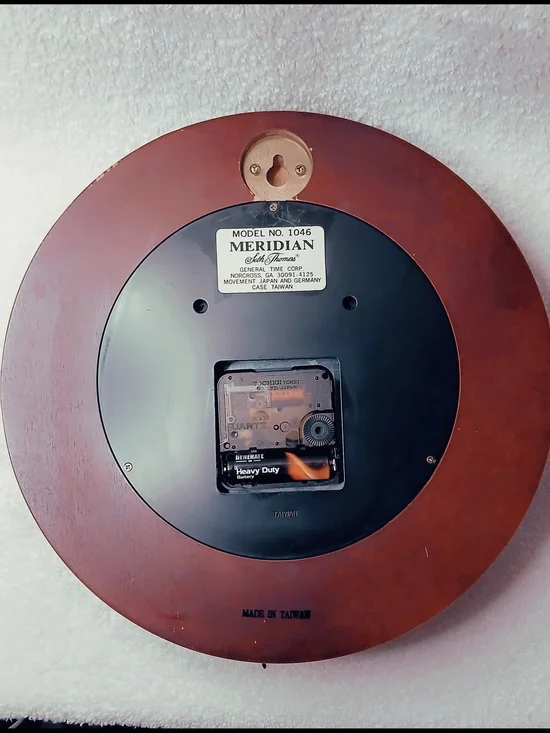 Seth Thomas Meridian Porthole Hand-polished Brass Wall Clock. - Picture 5 of 5